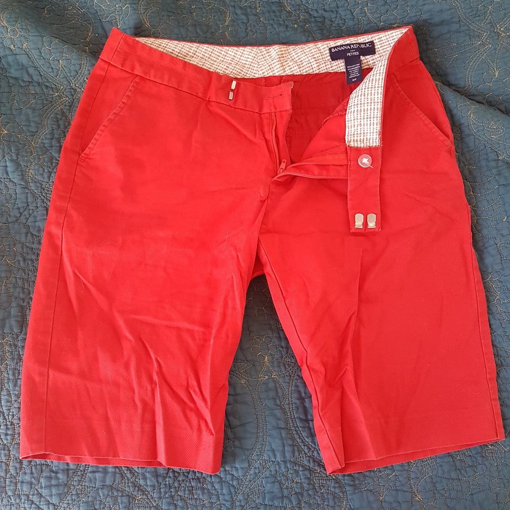 Red Banana Republic Bermuda Shorts- 6P